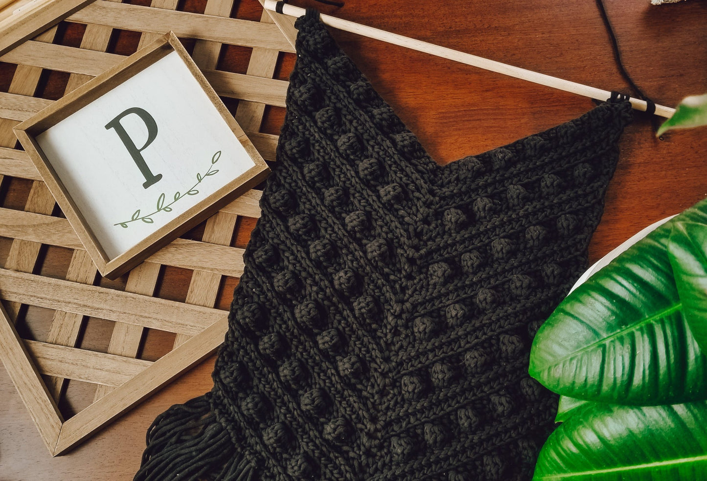 Breezy Bobble Banner | Crochet Pattern