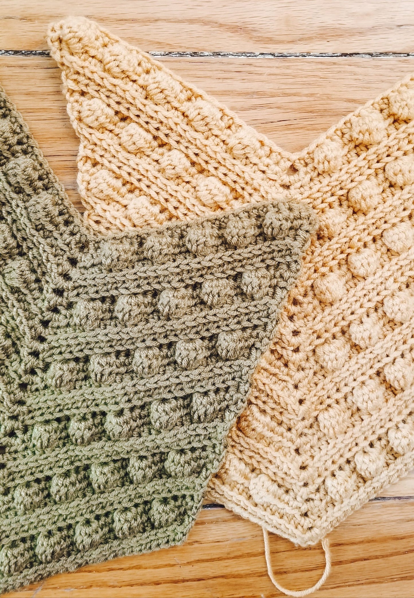 Breezy Bobble Banner | Crochet Pattern